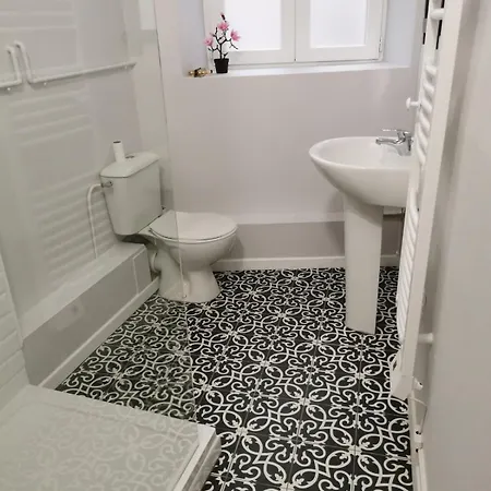 Place De La Halle アパート